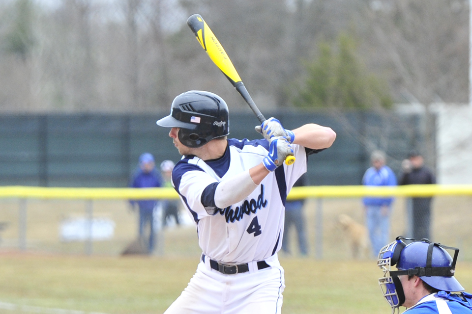Baseball Sweeps Doubleheader At Tiffin