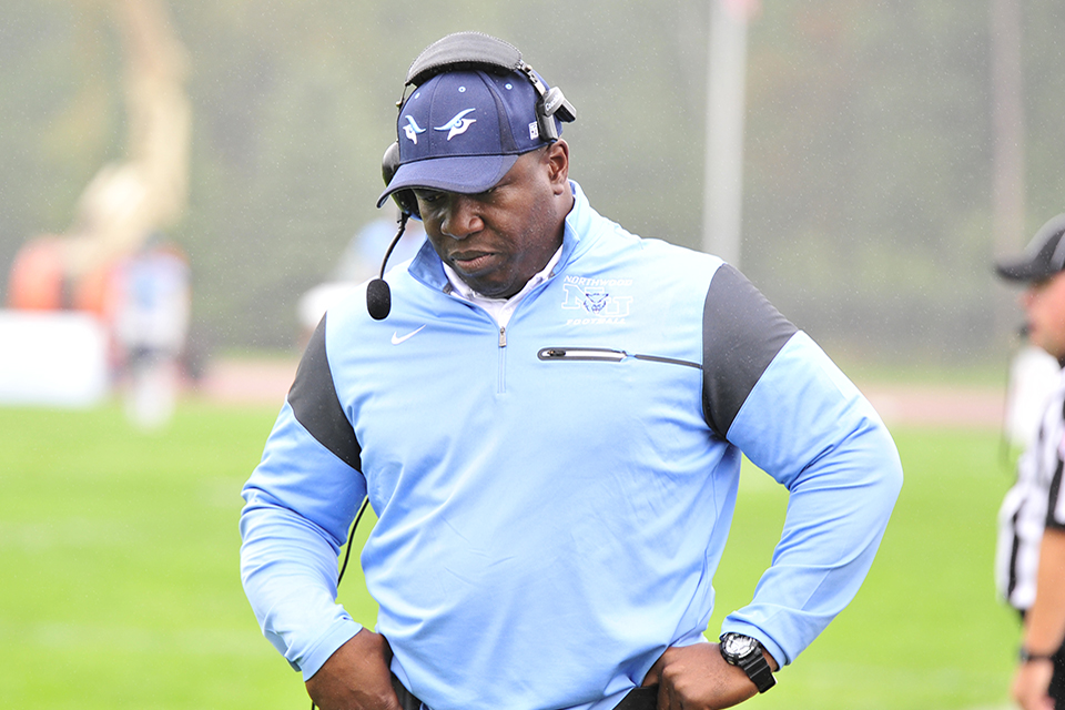 Head Coach Leonard Haynes