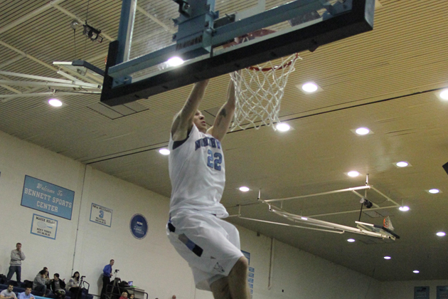 Men's Basketball Defeats GLIAC-Leading Wayne State 74-63