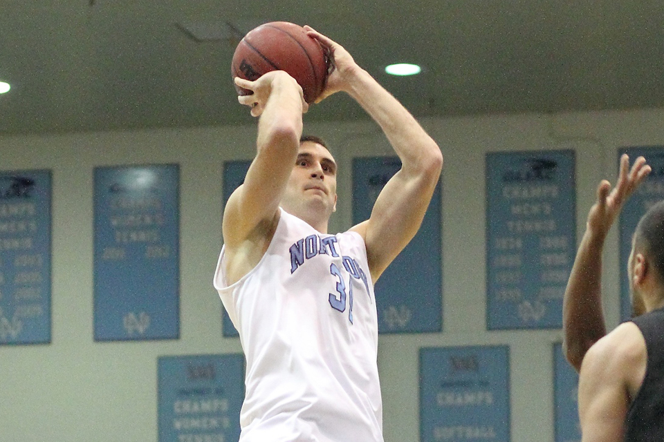 Men's Basketball Falls At Wayne State 89-72