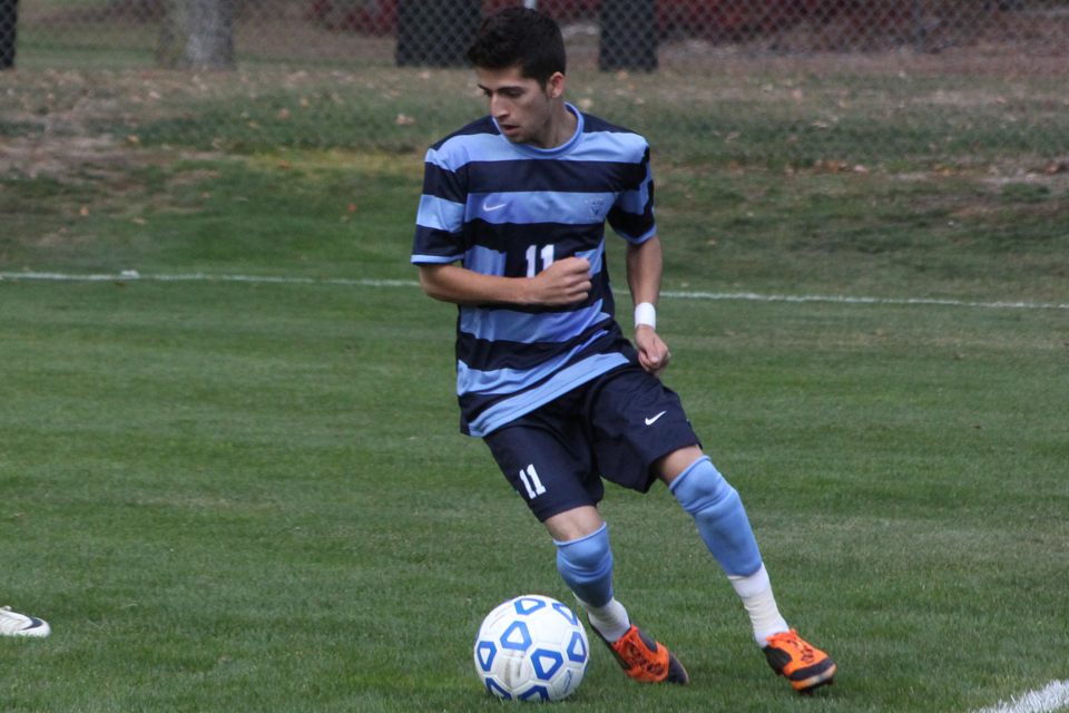 Men's Soccer Defeats Walsh 1-0