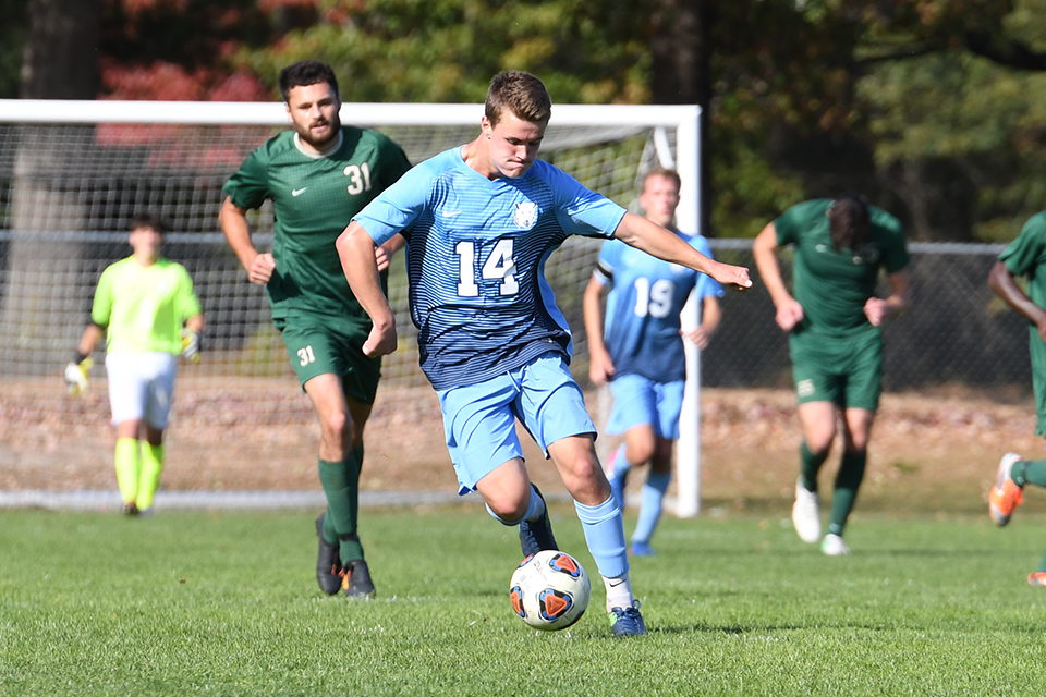 Men's Soccer Routs Tiffin In GLIAC Matchup 4-0