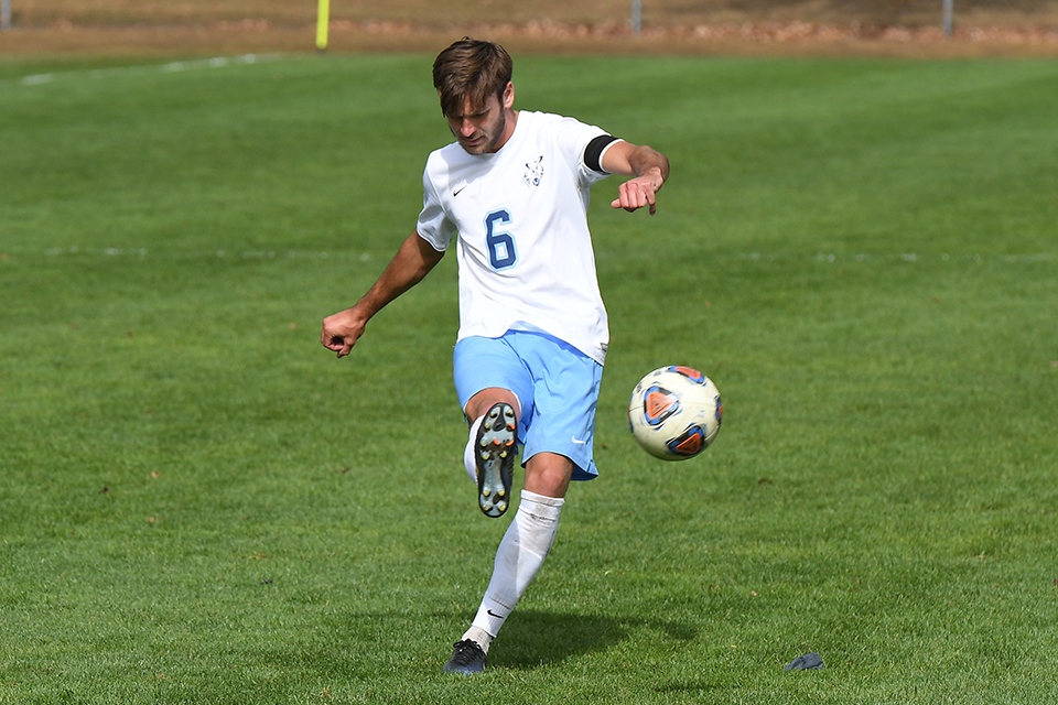 Men's Soccer Defeats Northern Michigan 1-0