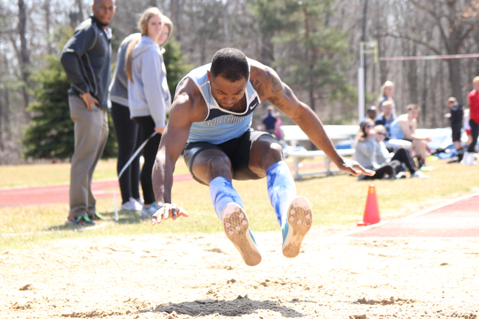 Track and Field Teams Compete In GVSU's Al Owens Invite