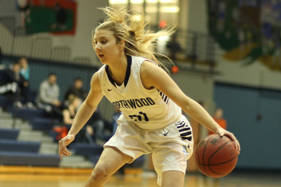 Women's Basketball Falls At Hillsdale 67-60