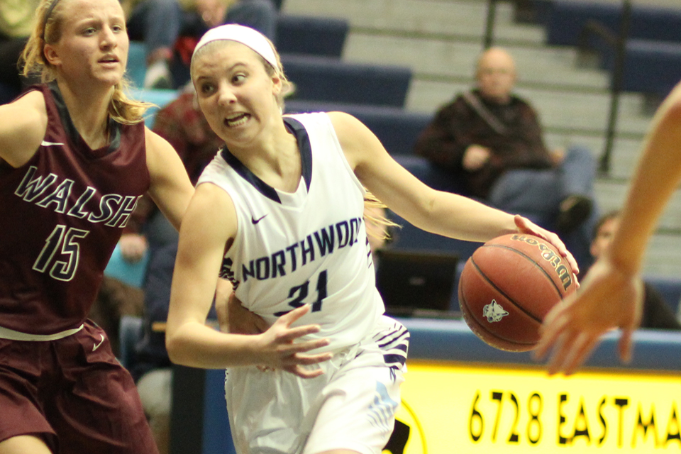 Women's Basketball Defeats Salem International 89-56