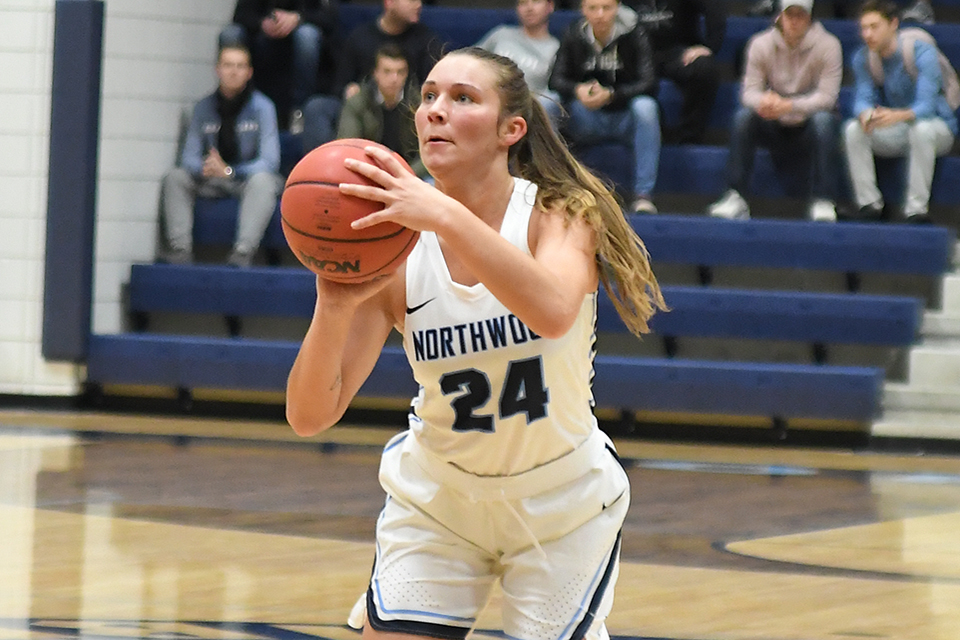 Women's Basketball Defeats Tiffin 56-39