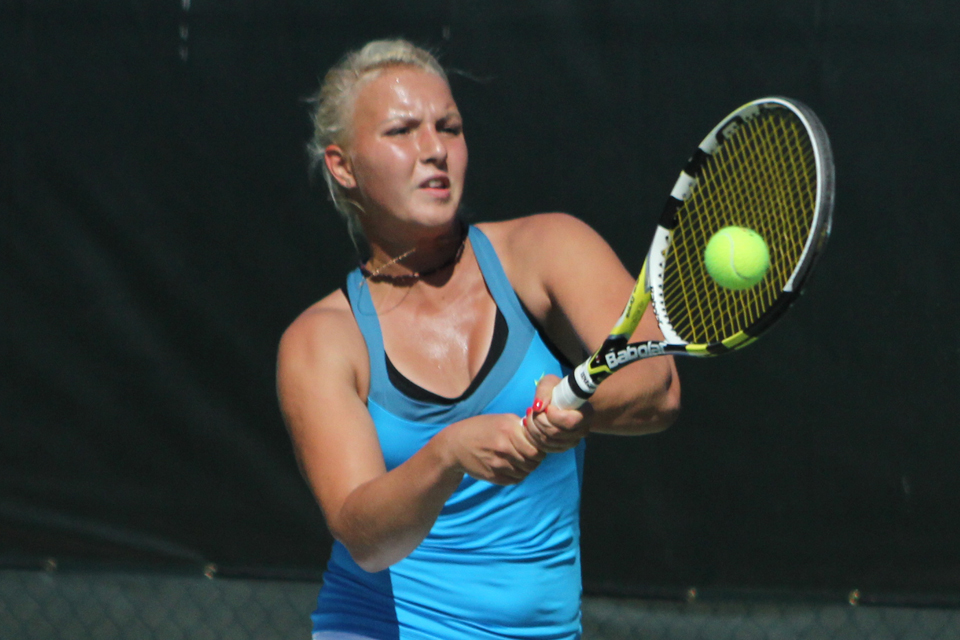 Women's Tennis Sweeps Lake Erie 9-0