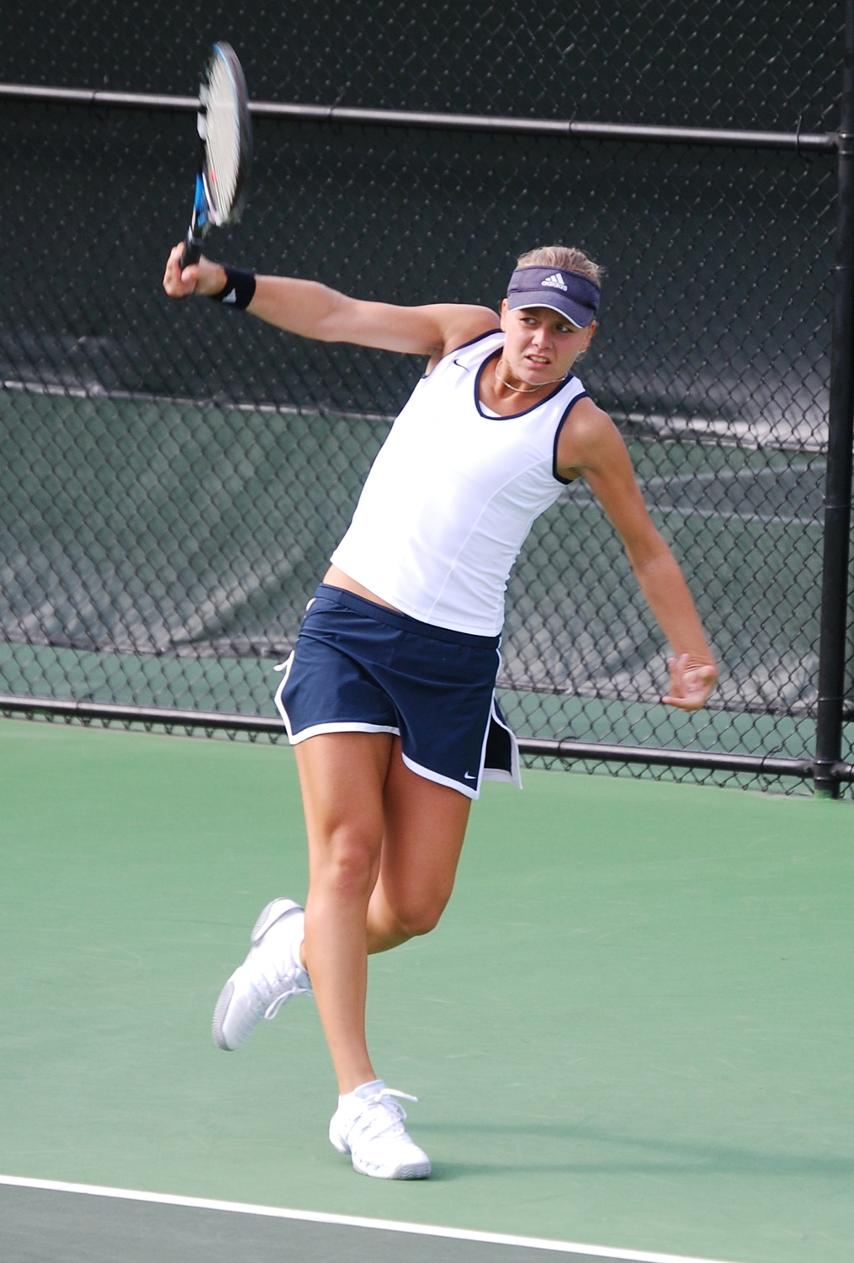 Women's Tennis Opens GLIAC Tournament With 5-0 Win Over Ferris State