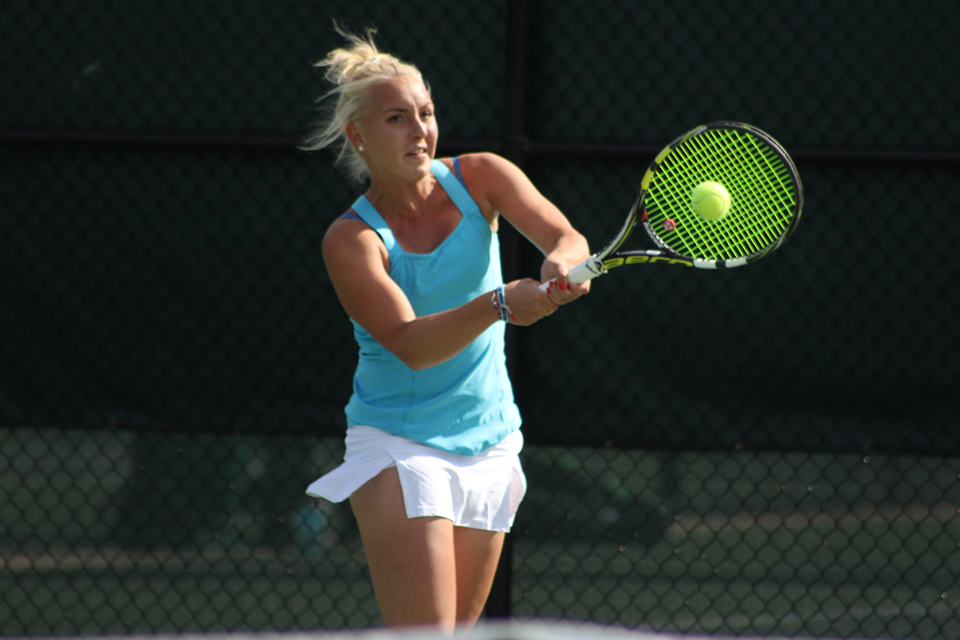 Women's Tennis Defeats IUPUI 5-2