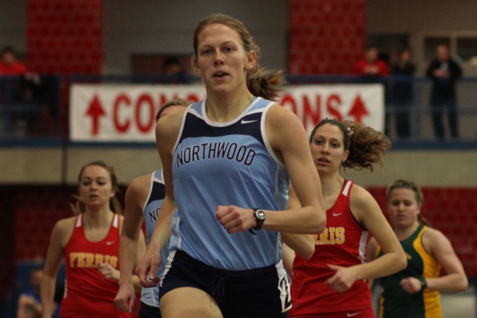 Track Teams Compete At The Hillsdale Tune Up