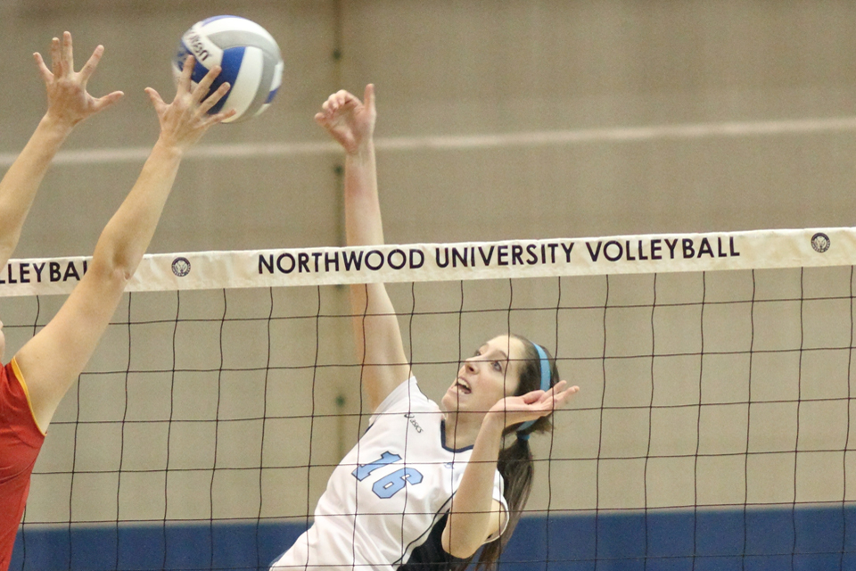 Volleyball Wins Pair At Southern Indiana