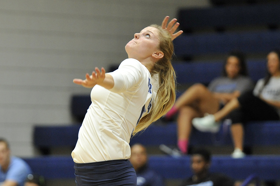Volleyball Drops Tough 3-0 Match At Michigan Tech